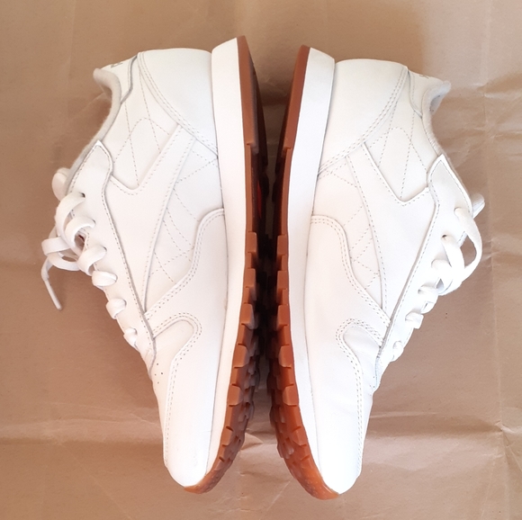 Reebok Classic - Picture 3 of 5